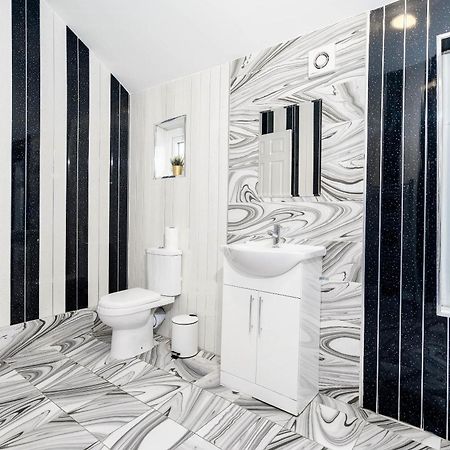 Five Bedroom Townhouse - Near City Centre - Edgbaston - On Street Parking - Wifi - Netflix - 974P Бірмінгем Екстер'єр фото