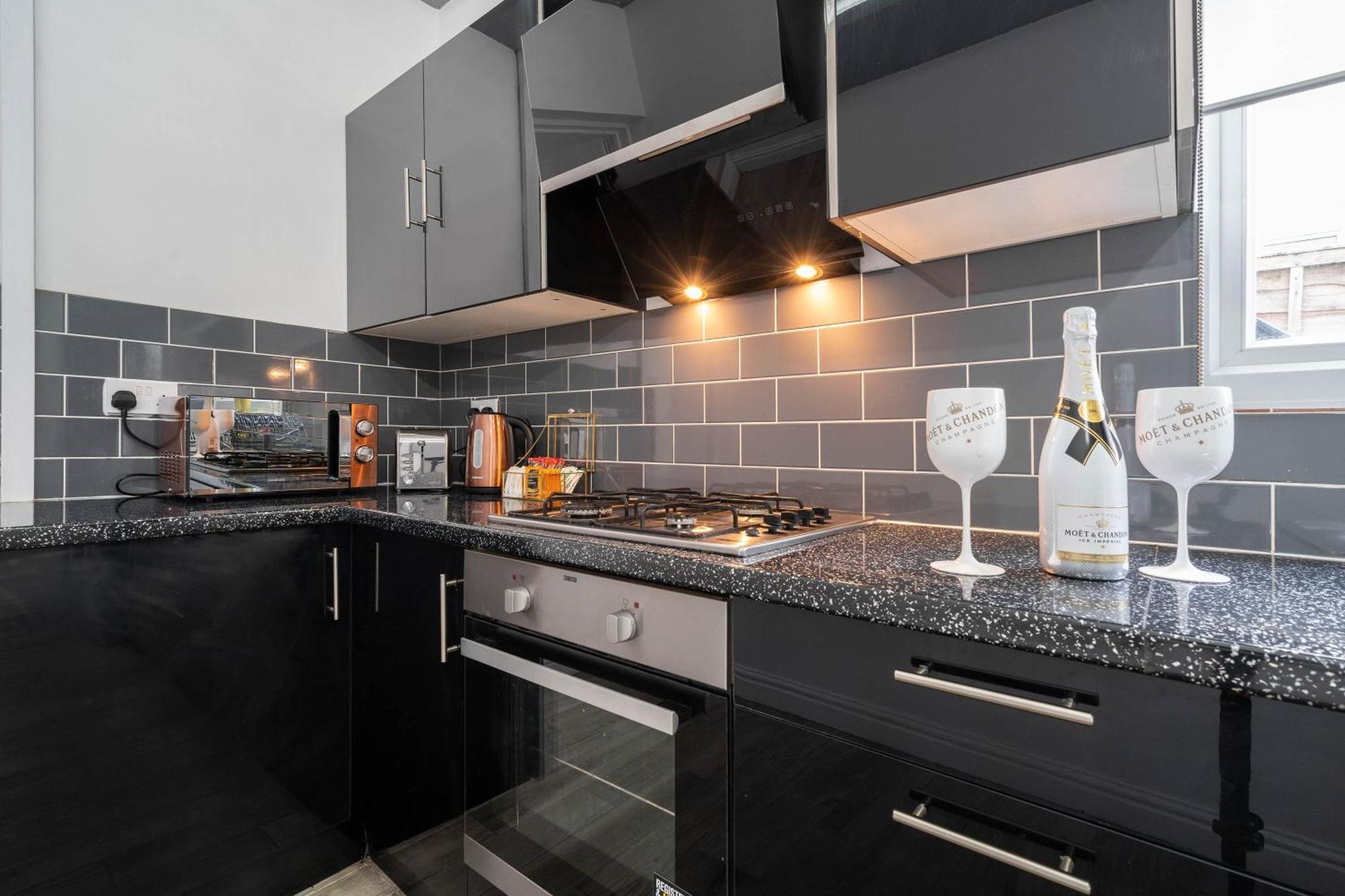 Five Bedroom Townhouse - Near City Centre - Edgbaston - On Street Parking - Wifi - Netflix - 974P Бірмінгем Екстер'єр фото