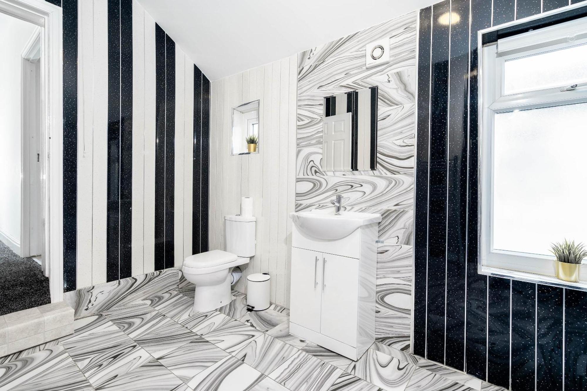 Five Bedroom Townhouse - Near City Centre - Edgbaston - On Street Parking - Wifi - Netflix - 974P Бірмінгем Екстер'єр фото