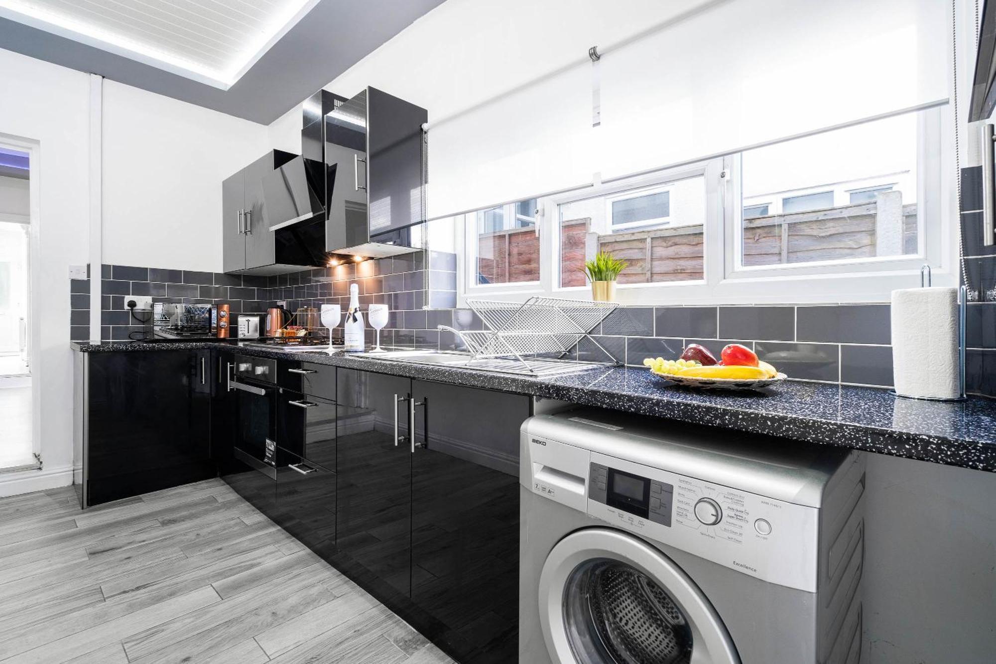 Five Bedroom Townhouse - Near City Centre - Edgbaston - On Street Parking - Wifi - Netflix - 974P Бірмінгем Екстер'єр фото